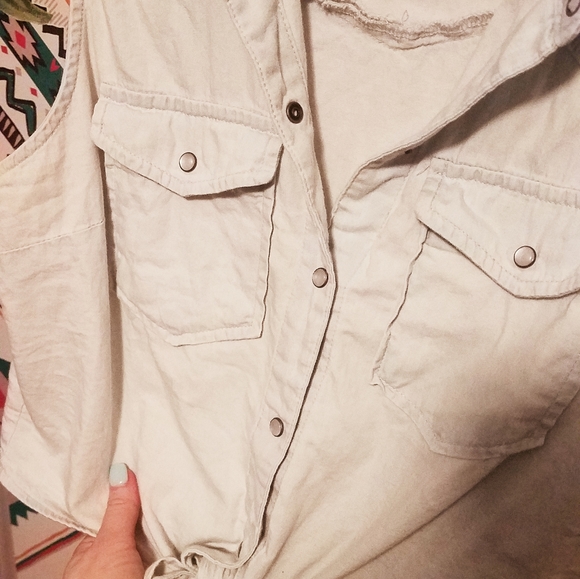 F21 Like New Denim Top - Picture 2 of 4